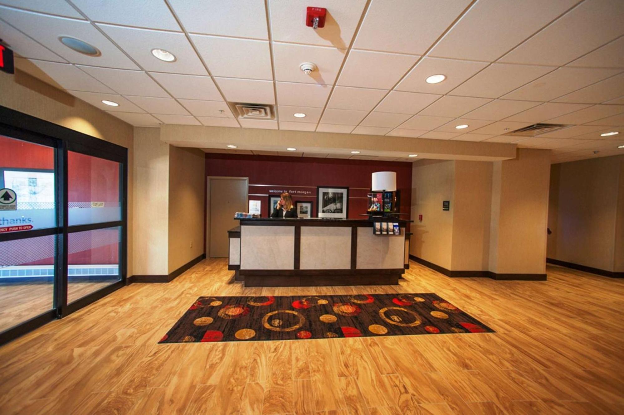 Hampton Inn By Hilton Форт-Морган Экстерьер фото